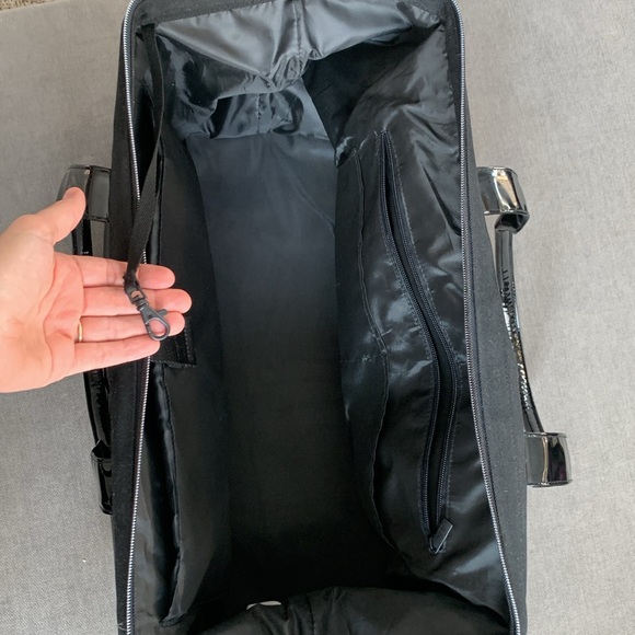 Beis Weekender Bag in Patent Black - Picture 3 of 5